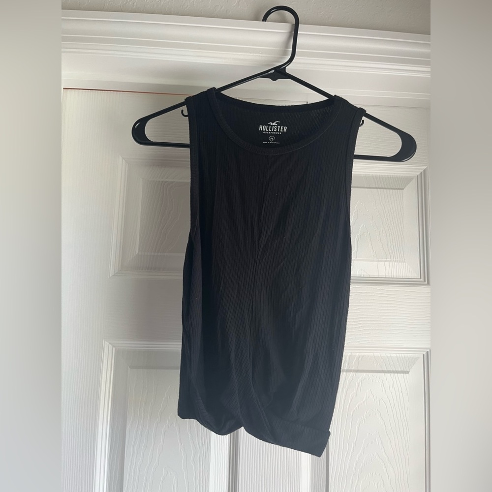 Hollister crossed tank